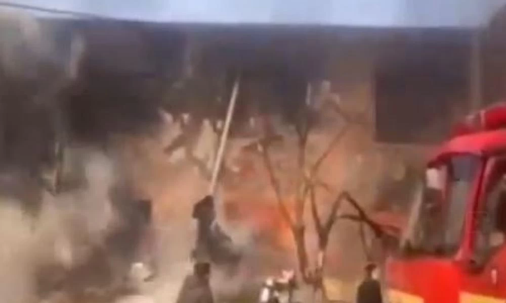 Ιράν: Πολεμικό αεροσκάφος κατέπεσε στην πόλη Ταμπρίζ – Τρεις νεκροί